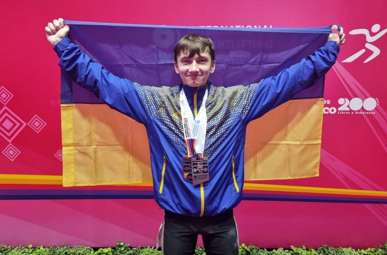 Український важкоатлет відкрив лік медалям на чемпіонаті світу