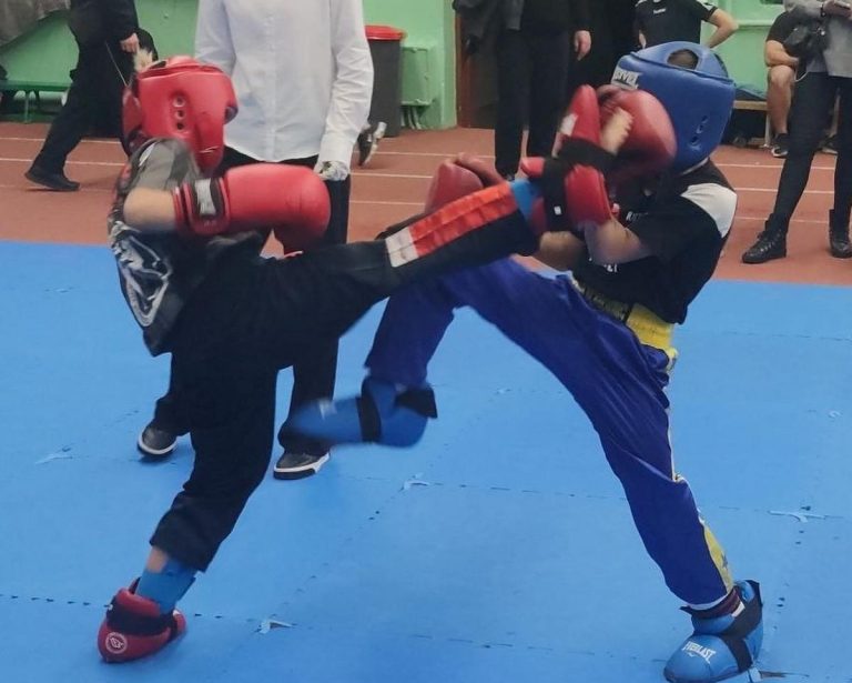 Кікбоксери з Кам’янського району вибороли 11 нагород чемпіонату України