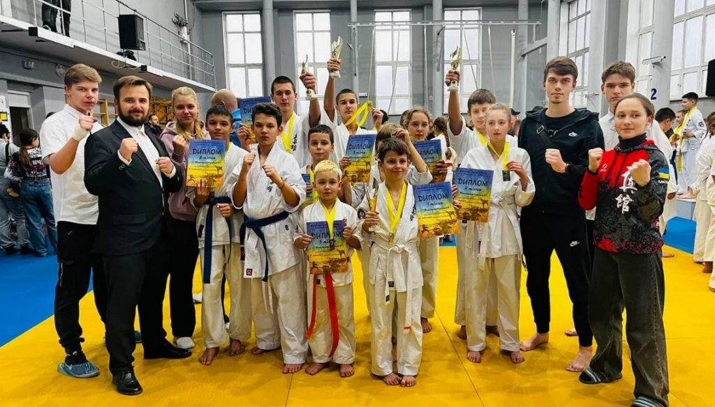 Юні каратисти Кам’янського вибороли 11 нагород на турнірі у Дніпрі