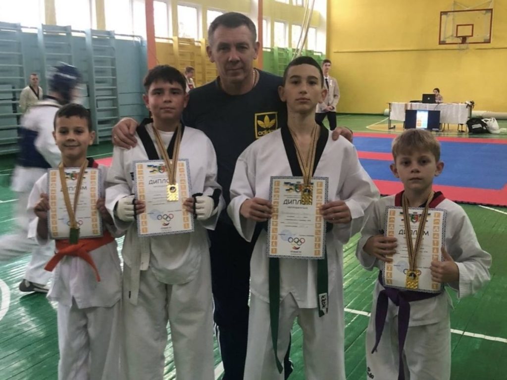 Тхэквондисты каменской «ДЮСШ №4» стали победителями Открытого чемпионата Кривого Рога