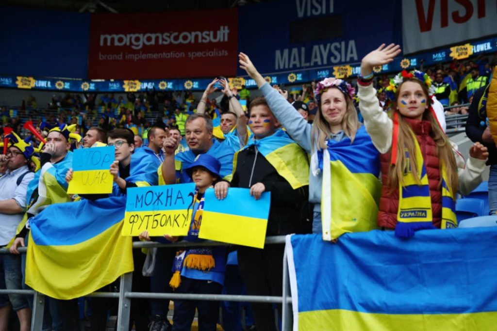 Правительство Украины поручило профильным министерствам разработать порядок допуска зрителей на трибуны