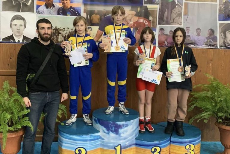 Криворожане заняли призовые места на Всеукраинских соревнованиях по вольной борьбе