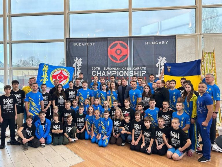 Каменские каратисты соревнуются на чемпионате Европы
