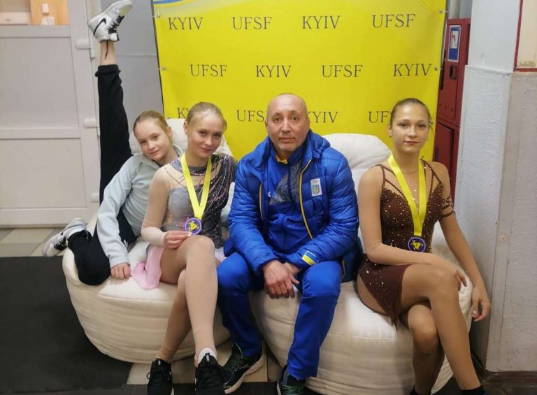 Днепровские фигуристы завоевали 5 медалей всеукраинских соревнований