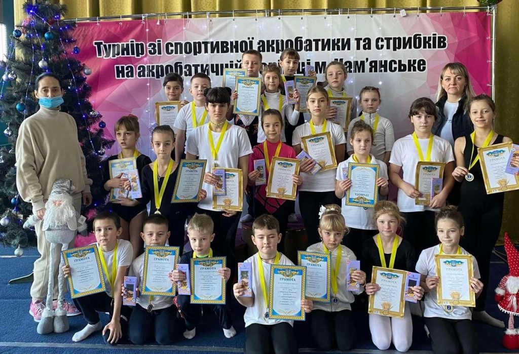 В Каменском прошел Открытый Чемпионат ДЮСШ №4 по спортивной акробатике