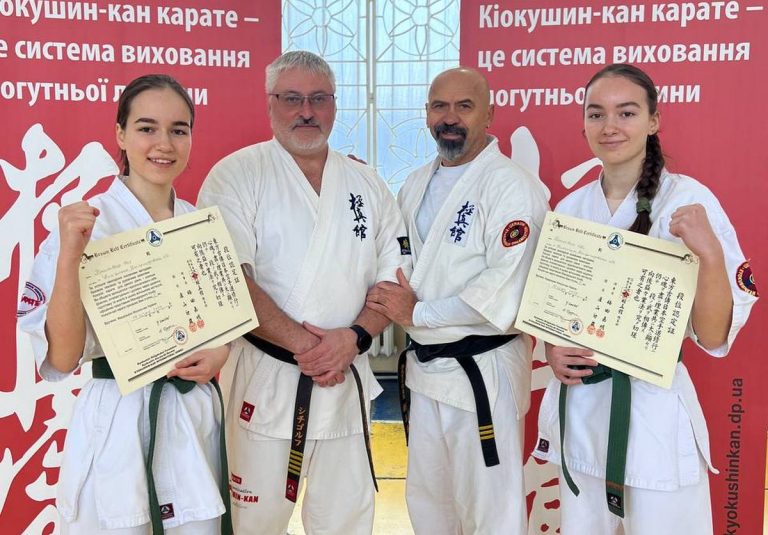 На шляху до чорного поясу: кам’янські каратистки успішно пройшли зимову тренувальну школу