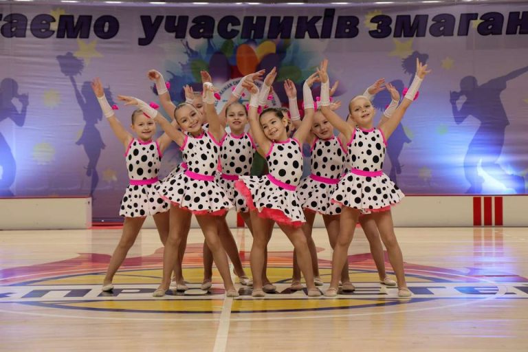 В Каменском соревновались юные черлидеры