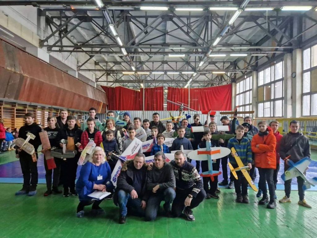Каменчане заняли второе место на областных соревнованиях по авиамодельному спорту