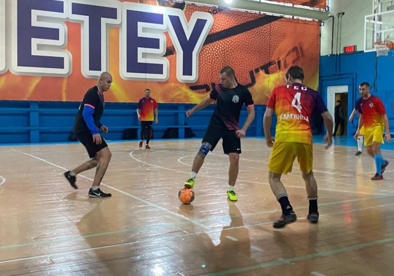 В Каменском стартуют игры 5-го тура второго круга чемпионата города по футзалу