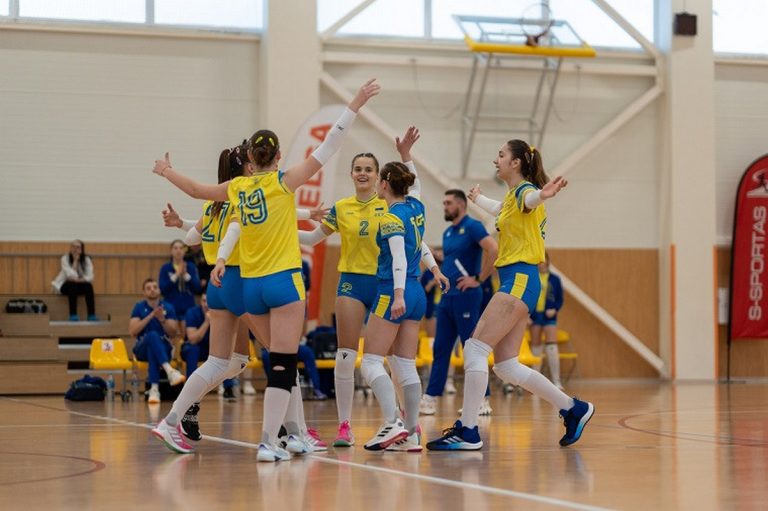Жіноча збірна України з волейболу посіла друге місце на чемпіонаті СЄВЗА