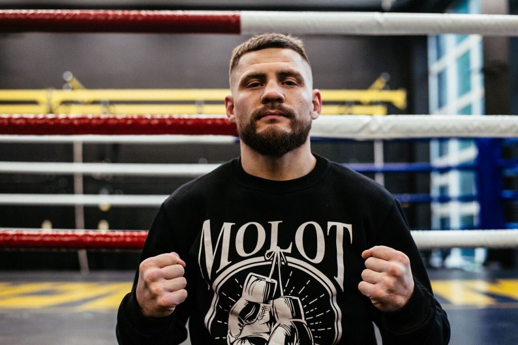 Денис Берінчик може провести бій за титул WBO у легкій вазі проти Кейшона Девіса