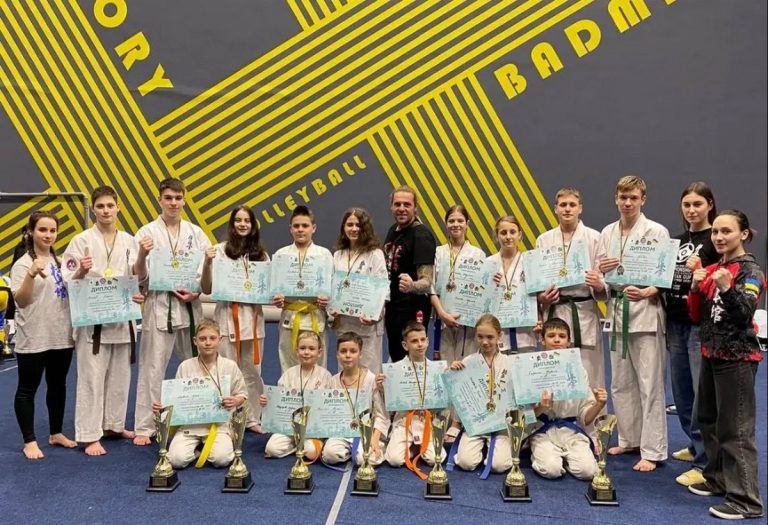 Еще 17 наград завоевали каратисты Каменского на чемпионате области