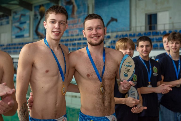 В Каменском состоялись финальные игры чемпионата Украины по водному поло