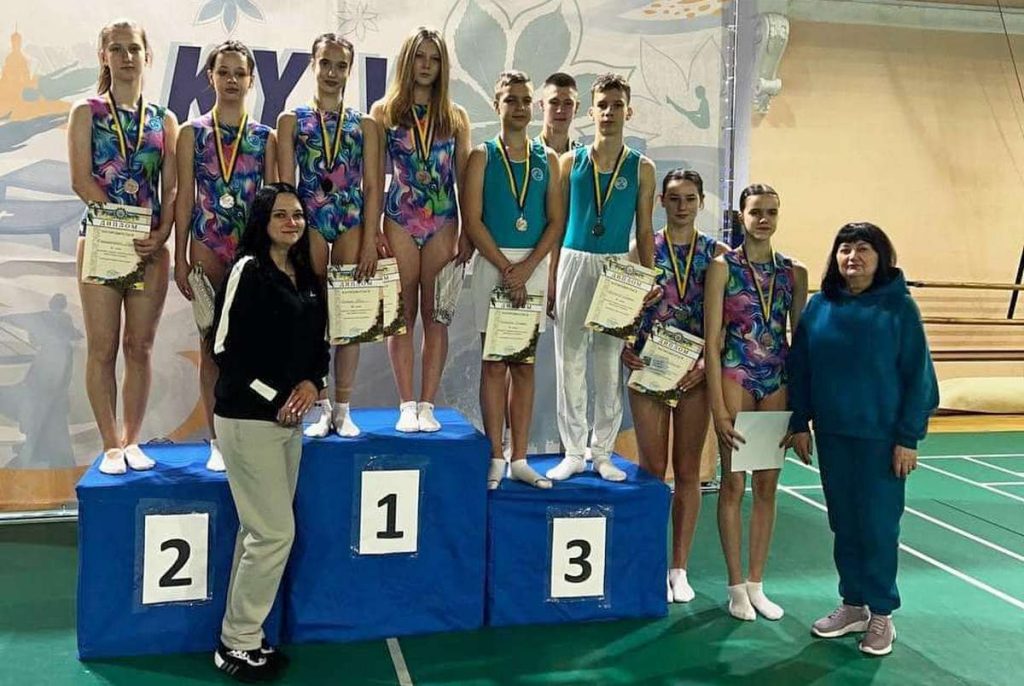 Днепровские спортсмены завоевали 13 медалей чемпионата Украины по прыжкам на батуте