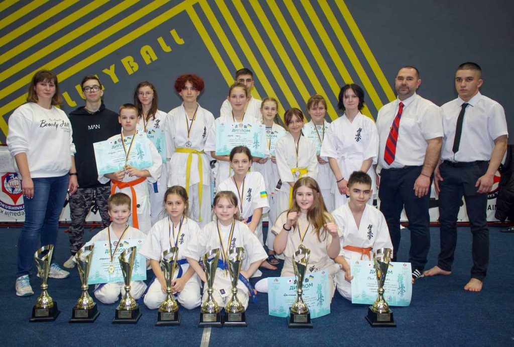 Каратисты Каменского стали призерами областного чемпионата