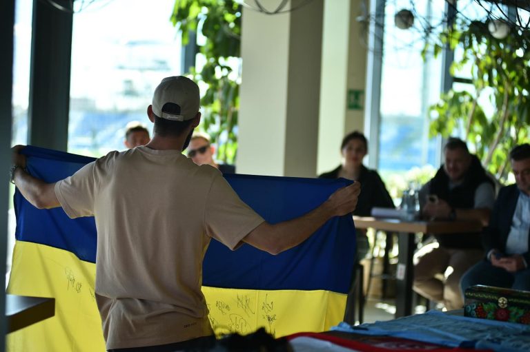 “Кривбас” зібрав 310 000 гривень для захисників України на благодійному аукціоні в Іспанії