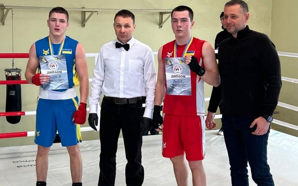 Команда Каменского стала второй на областном чемпионате по боксу