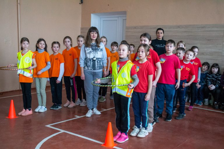 Захоплюючі естафети та веселі ігри: у Кам’янському провели спортивний захід “Зимові рекорди”
