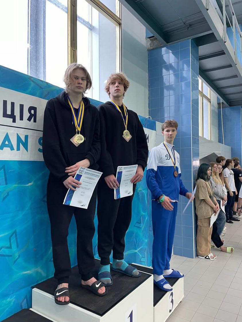 Кам'янські плавці здобули 13 нагород чемпіонату України в Броварах
