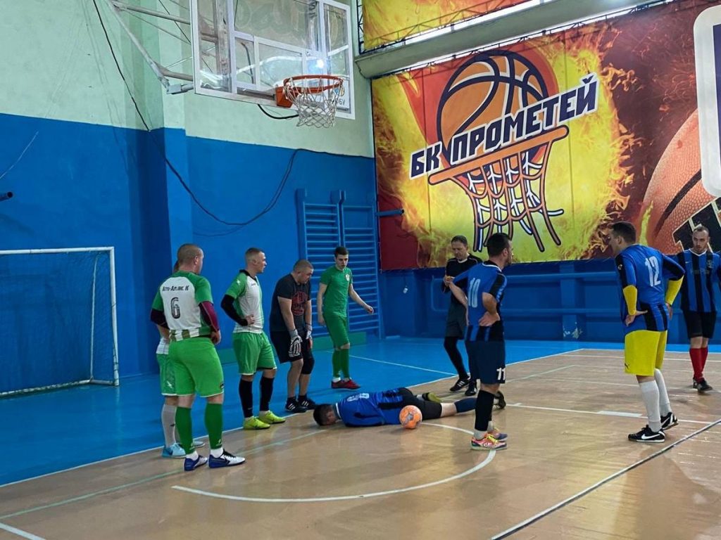 В Каменском прошли полуфинальные матчи Кубка Лиг по футзалу