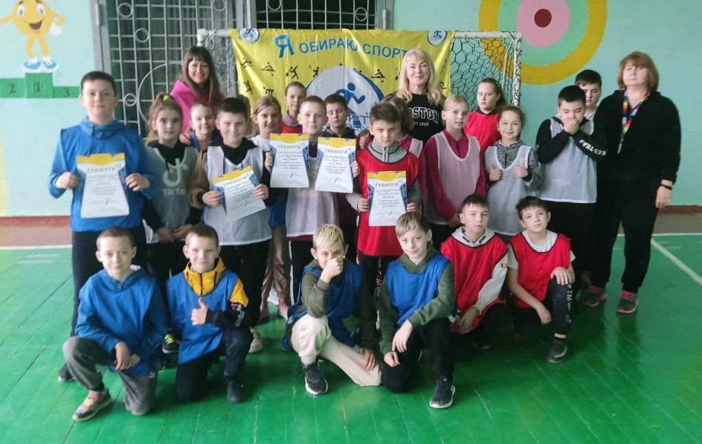 “Бути здоровим престижно!”: у Кам’янському змагалися школярі