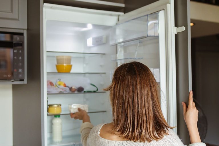 Названо 6 продуктів, які не можна зберігати в холодильнику