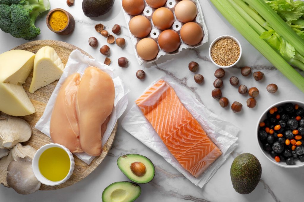 Додайте ці 8 білкових продуктів до раціону, щоб попрощатися з жиром на животі