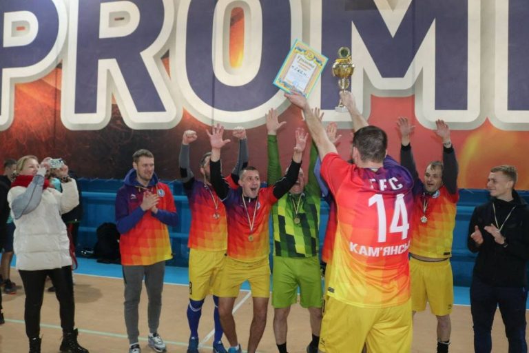 В Каменском завершился чемпионат города по футзалу