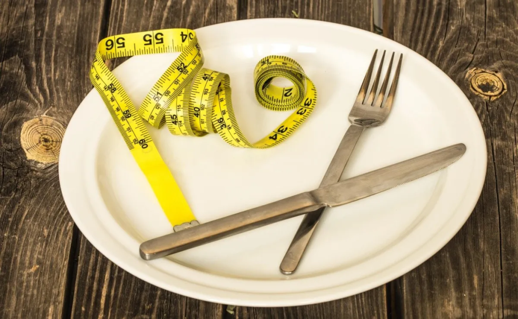 Дієта OMAD: що це таке, як працює та кому підходить цей вид голодування