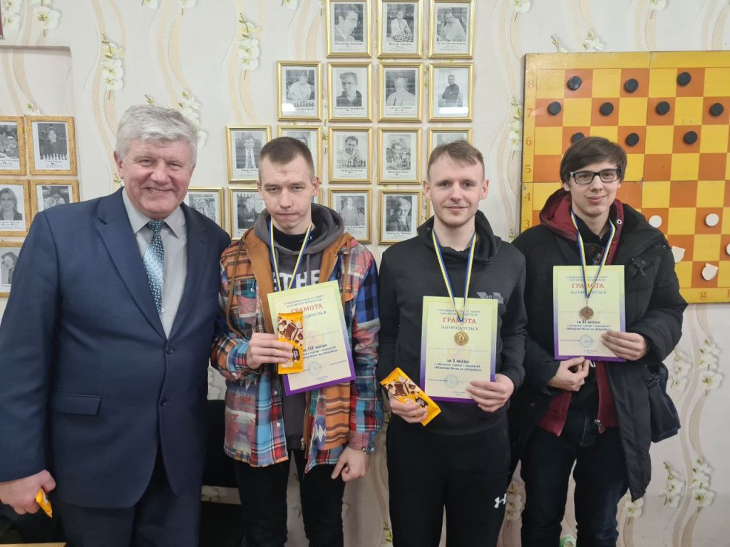 У Кам’янському пройшов традиційний турнір “Шашкова Весна на Дніпробуді”