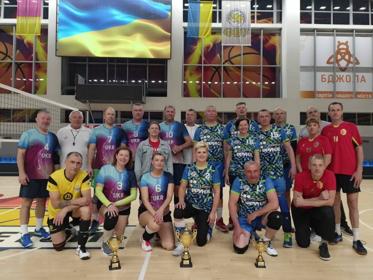 У Кам’янському визначилися переможці відкритого чемпіонату міста з волейболу “Квітневий мікс”