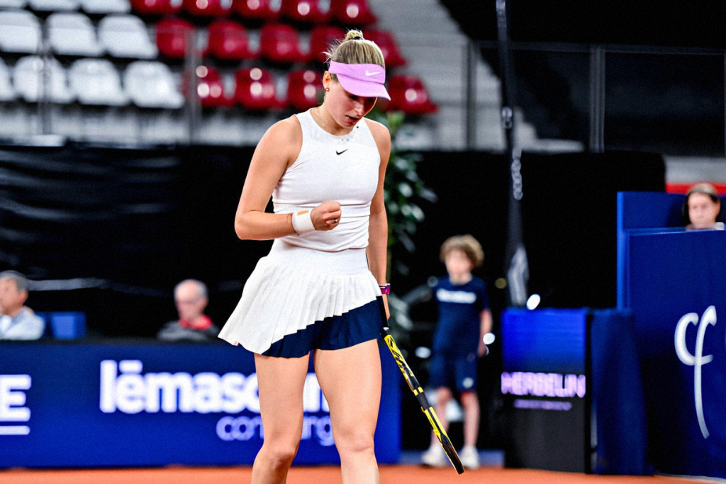 Катарина Завацкая уступила Кларе Бюрель в стартовом матче на турнире WTA 250