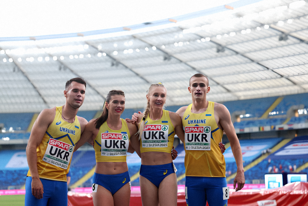 Збірна України з легкої атлетики здобула 13-ту ліцензію на Олімпіаду-2024 завдяки успіху в мікст-естафеті 4х400 м