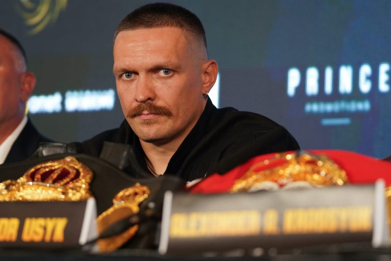 Усик розповів, коли завершить боксерську кар’єру