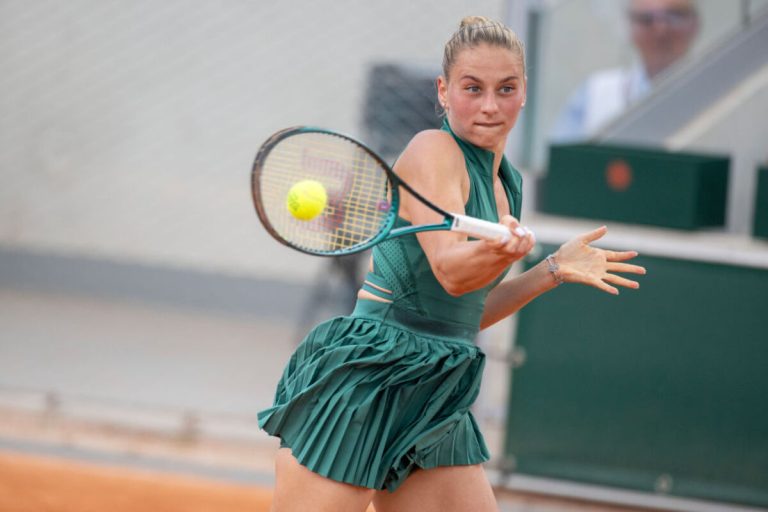 Костюк сыграет на турнире серии WTA 500 в Аделаиде
