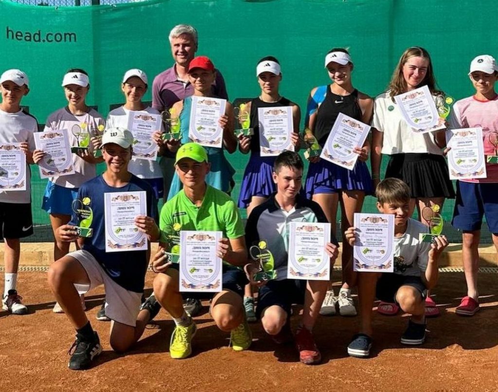 Кам’янські тенісисти стали призерами чемпіонату України