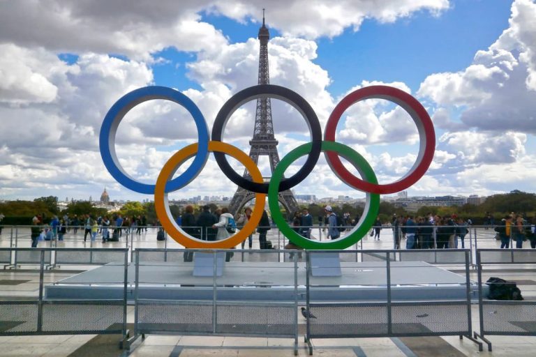 Франція відмовила в акредитації на Олімпіаду-2024 низці росіян та білорусів