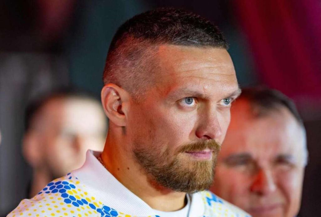 Усик відреагував на рішення WBO та назвав бажаного суперника