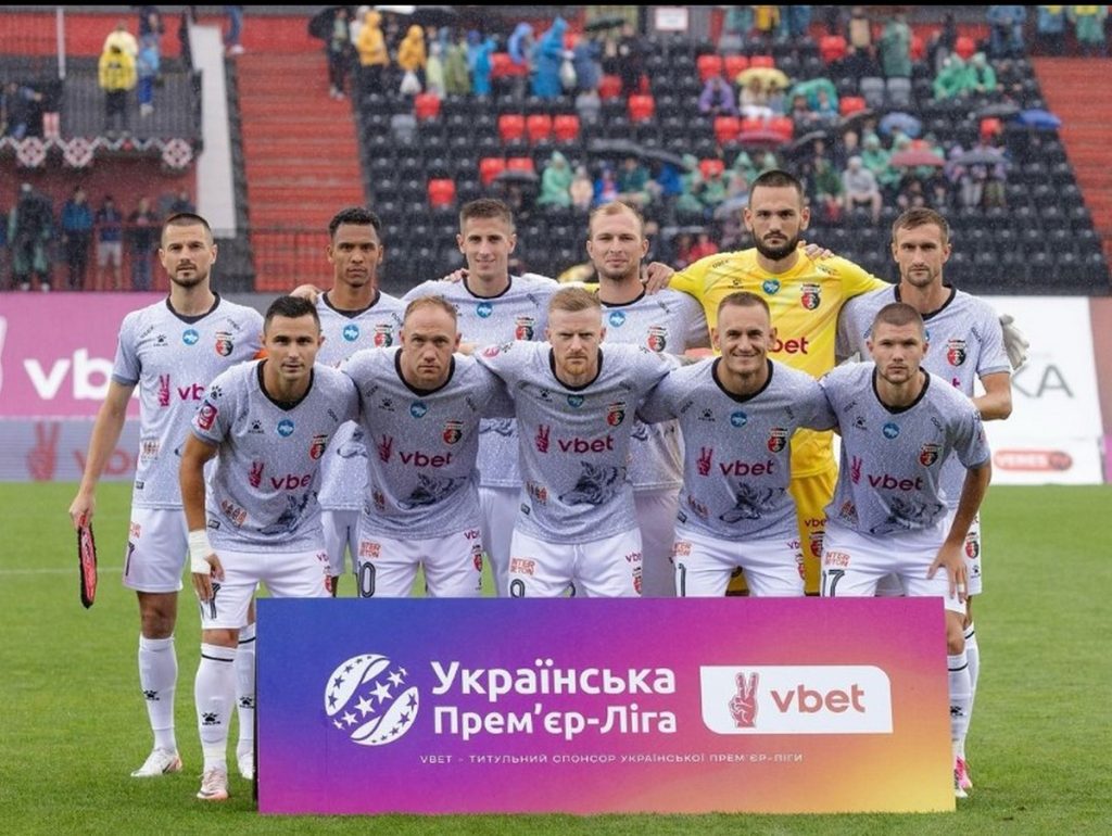 “Верес” обирає найкращого гравця серпня: як проголосувати