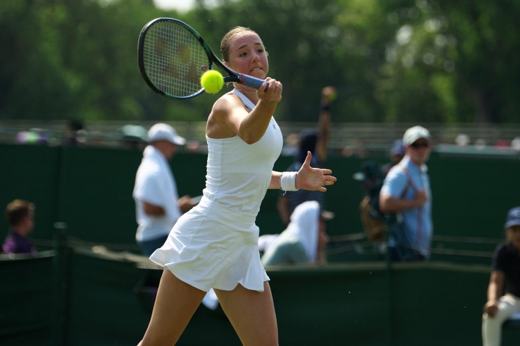 Соболева уверенно вышла в полуфинал турнира в Сан-Грегорио
