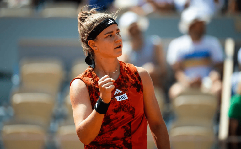 Чеська тенісистка Мухова виконала несподіваний удар з-за спини на US Open-2024 (відео)