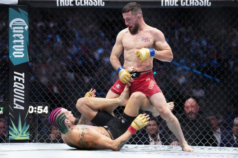 Двалишвили сенсационно победил О’Мэлли и стал чемпионом UFC