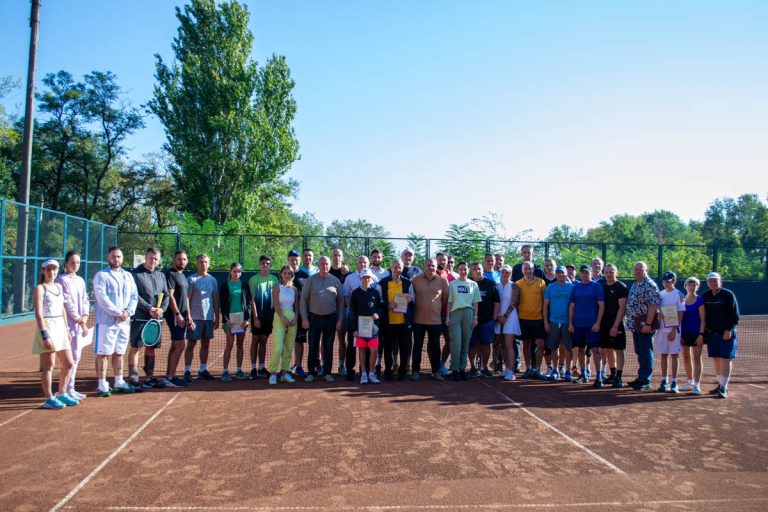 У Кам’янському проходить тенісний турнір пам’яті Михайла Аношкіна