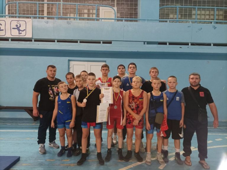 Каменские греко-римляне завоевали 5 медалей на открытом чемпионате Кривого Рога