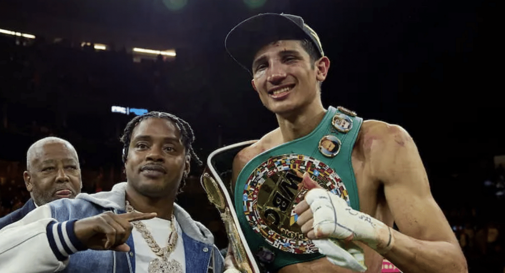 Себастьян Фундора лишен титула WBO