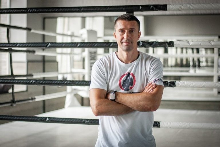 Екс-чемпіон світу розраховує на дострокову перемогу Усика в бою-реванші проти Ф’юрі