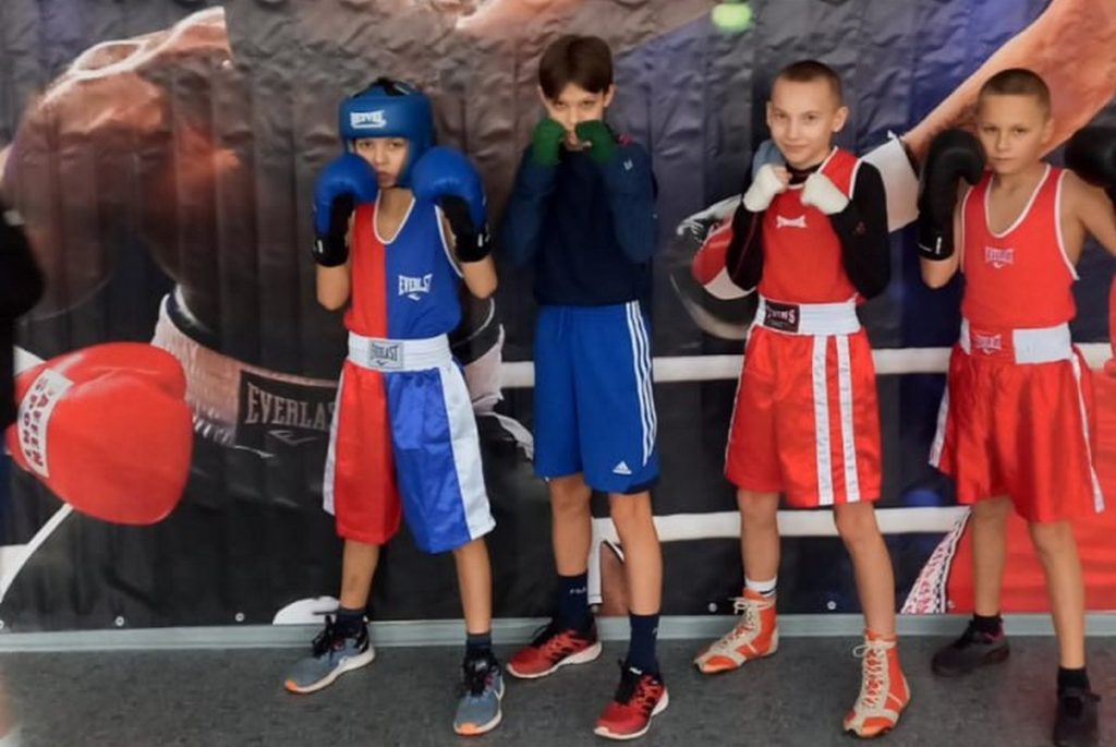 Воспитанники каменской ДЮСШ №2 завоевали 10 наград на областном чемпионате по боксу