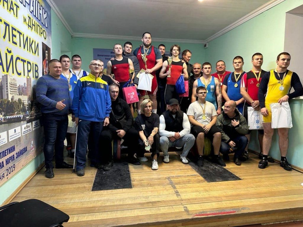 Каменские тяжелоатлеты завоевали награды Кубка области