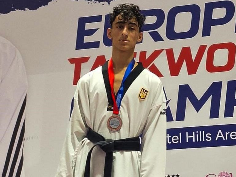 Украинцы продолжают завоевывать награды чемпионата Европы по тхэквондо