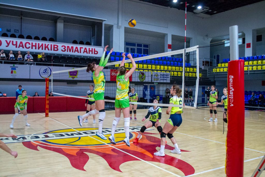 В Каменском подвели итоги первого тура чемпионата Украины по волейболу «Детская лига»